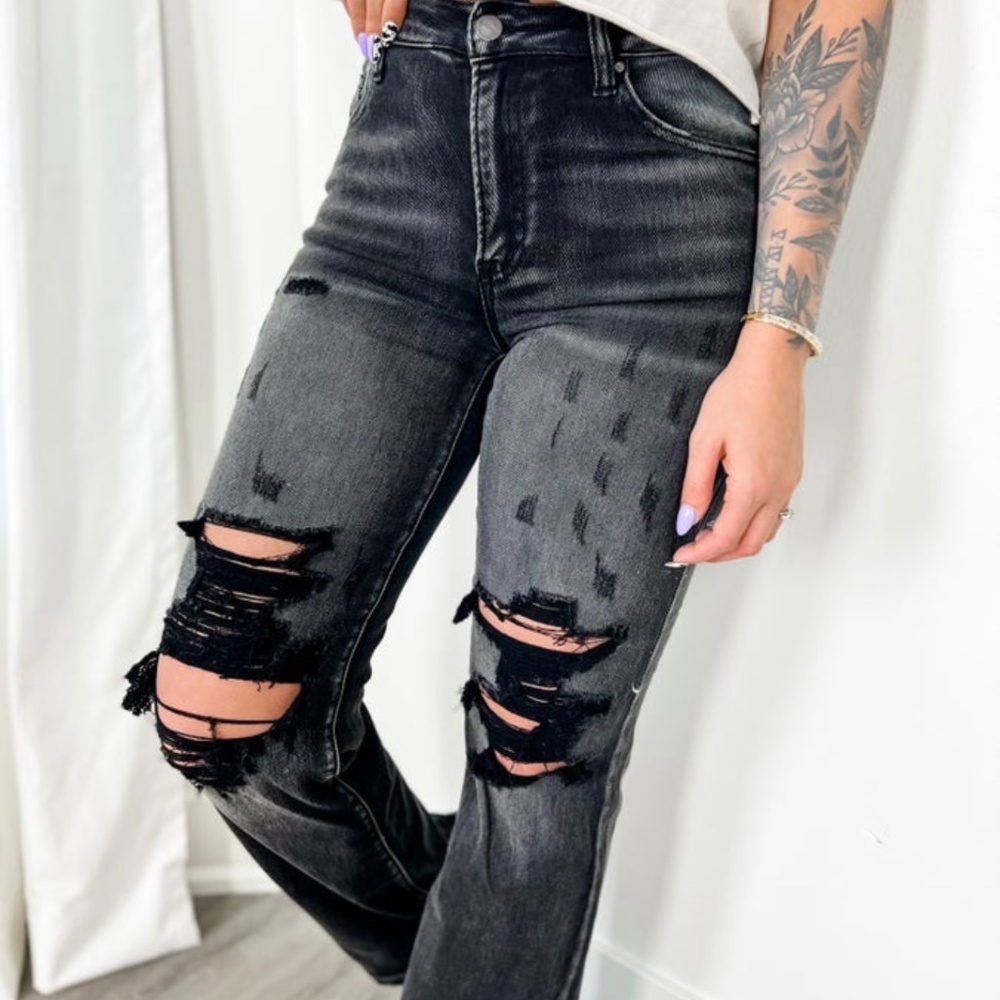 NWT Risen black distressed high-rise straight leg jeans